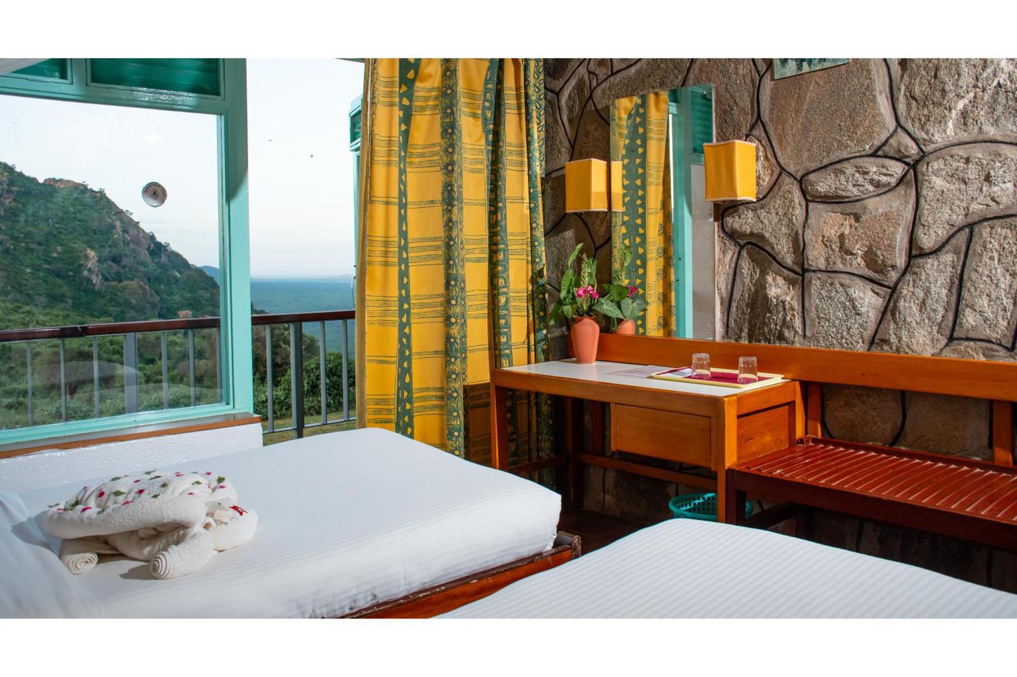 Ngulia Safari Lodge Ithumba Extérieur photo